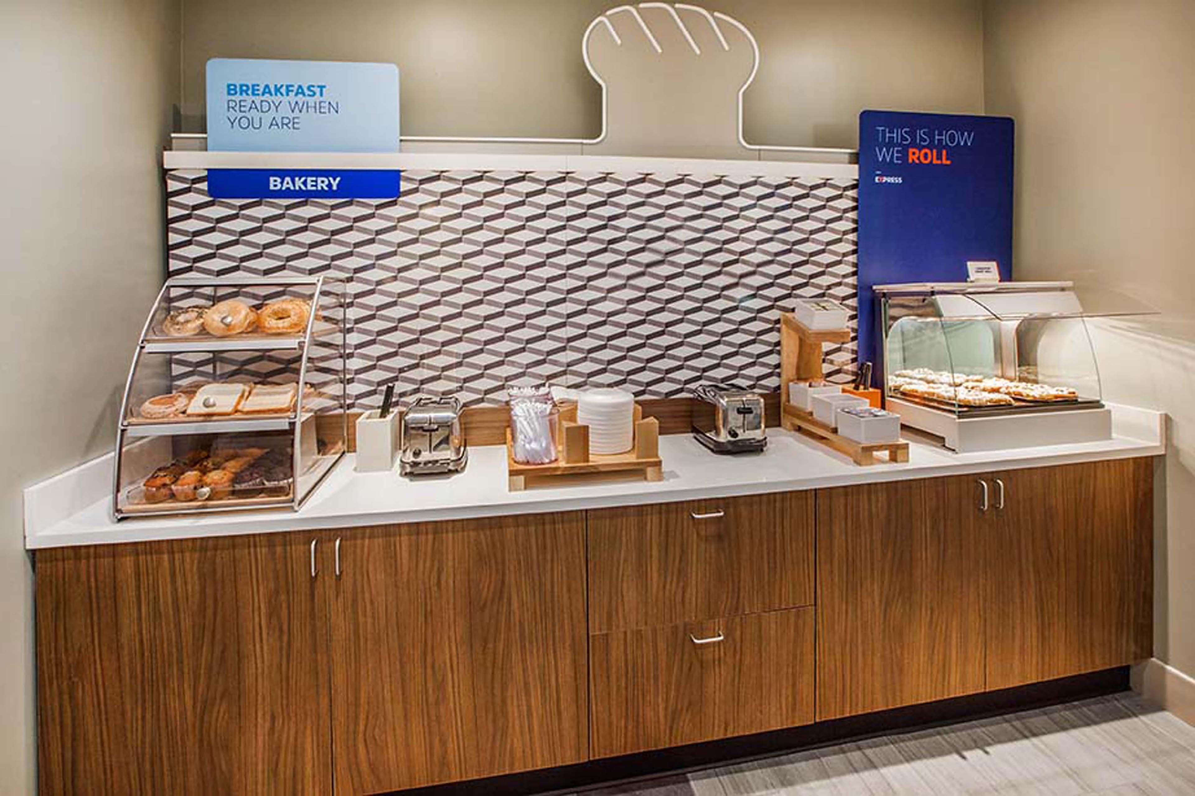 Holiday Inn Express Hotel & Suites Portland-Northwest Downtown By Ihg Екстериор снимка