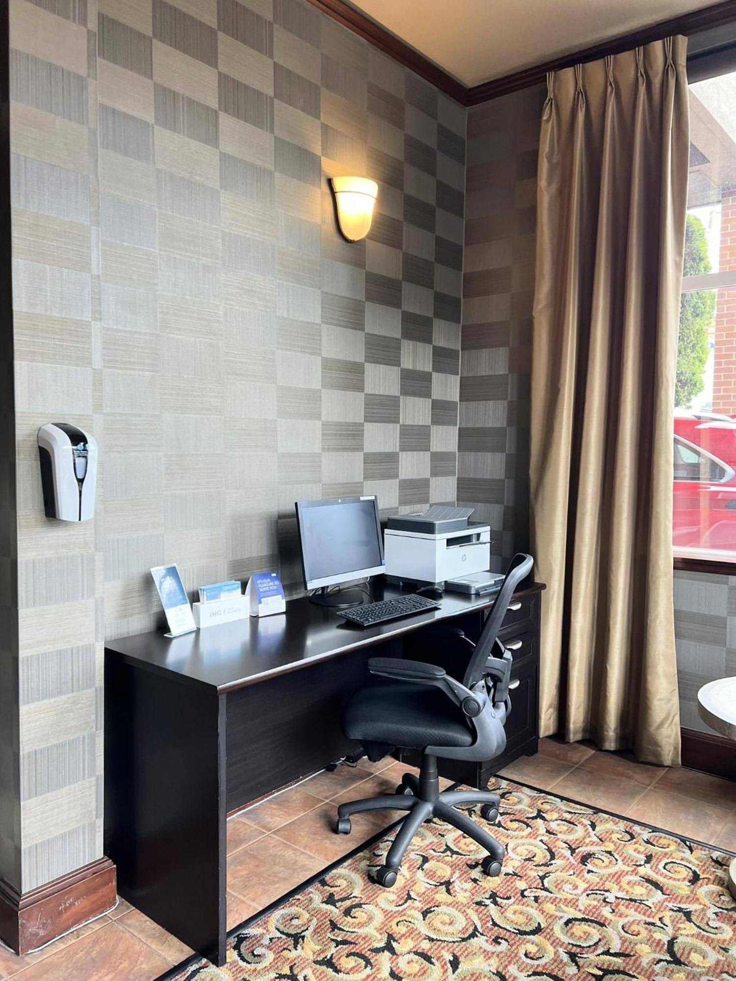 Holiday Inn Express Hotel & Suites Portland-Northwest Downtown By Ihg Екстериор снимка