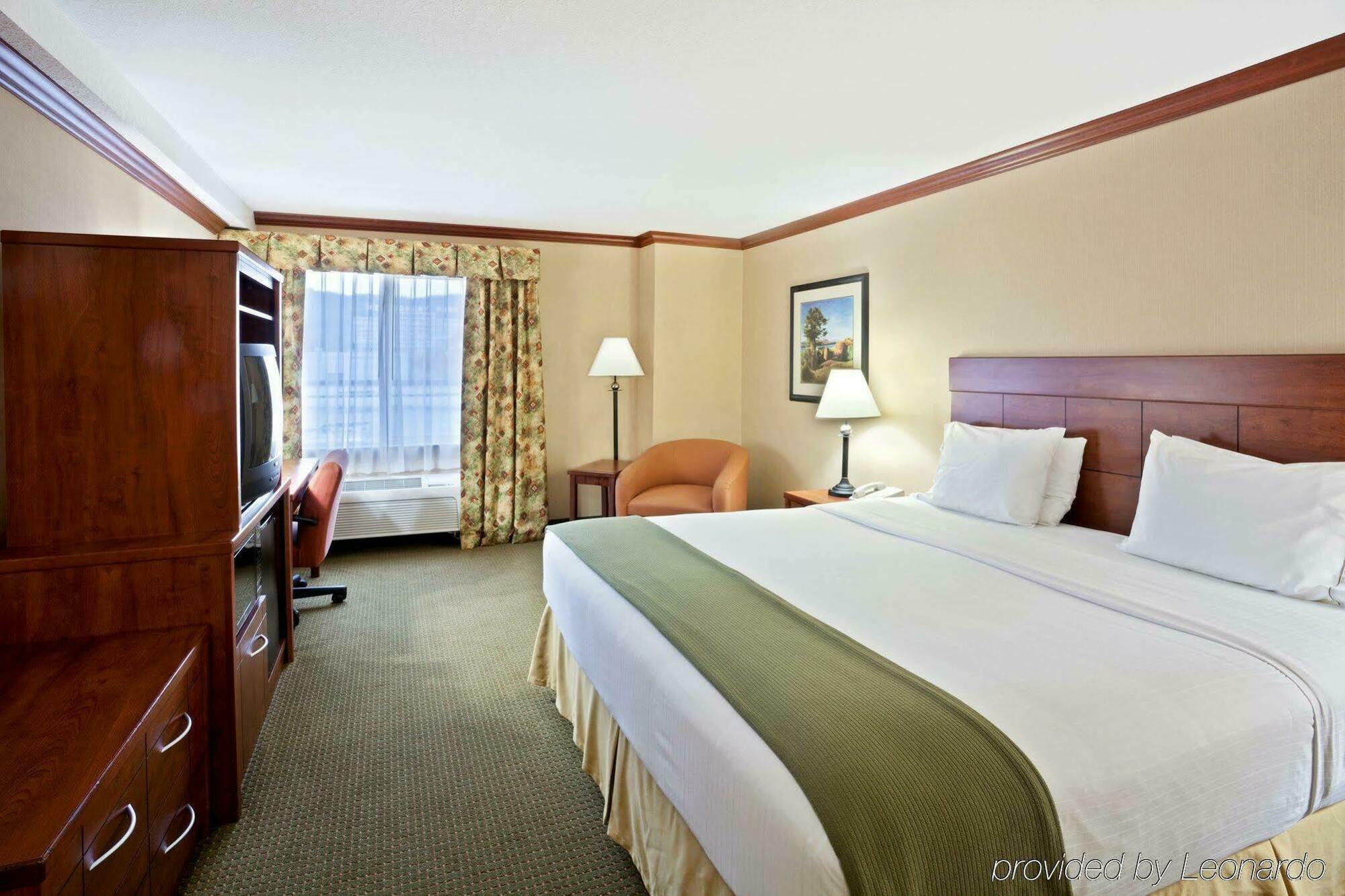 Holiday Inn Express Hotel & Suites Portland-Northwest Downtown By Ihg Екстериор снимка